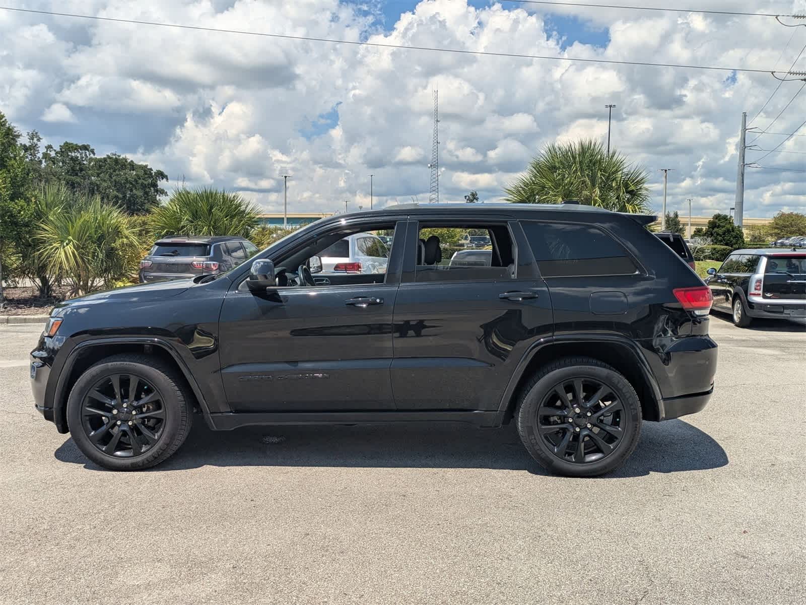 Thumbnail: 2020 Jeep Grand Cherokee - 6