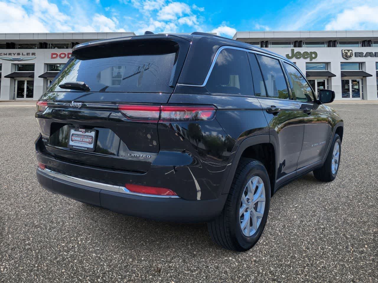 Thumbnail: 2024 Jeep Grand Cherokee - 8