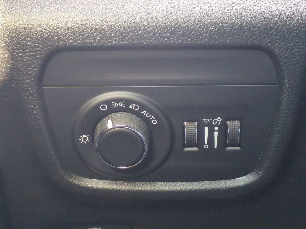 Thumbnail: 2025 Jeep Grand Cherokee L - 18