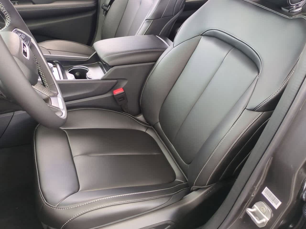 Thumbnail: 2025 Jeep Grand Cherokee L - 16