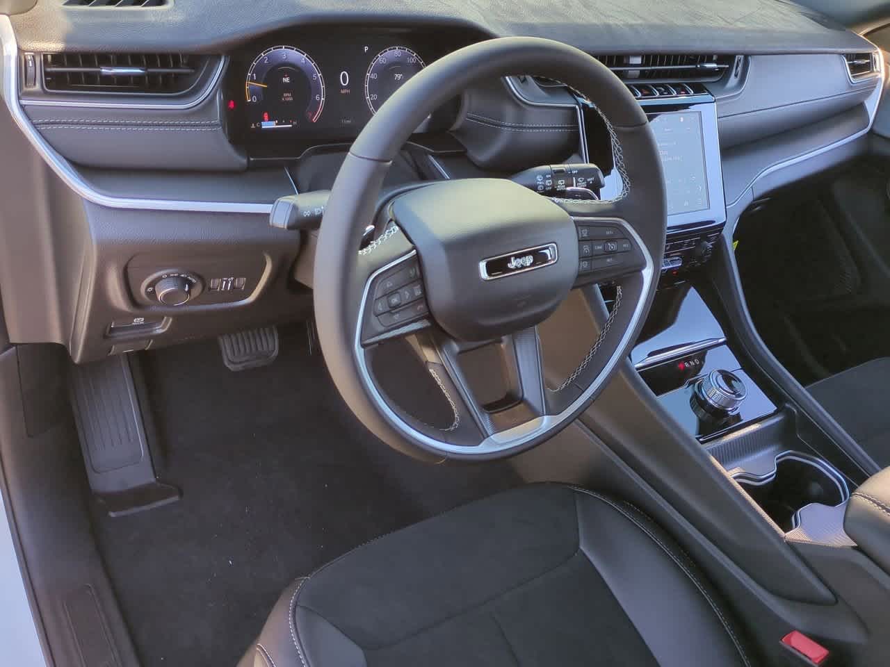 Thumbnail: 2025 Jeep Grand Cherokee - 10