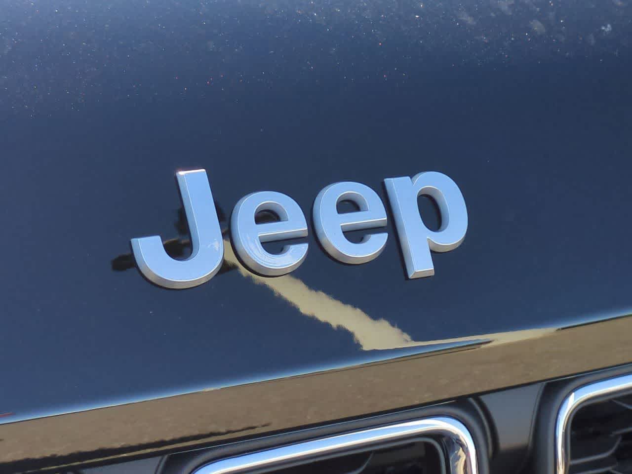 Thumbnail: 2025 Jeep Grand Cherokee - 12