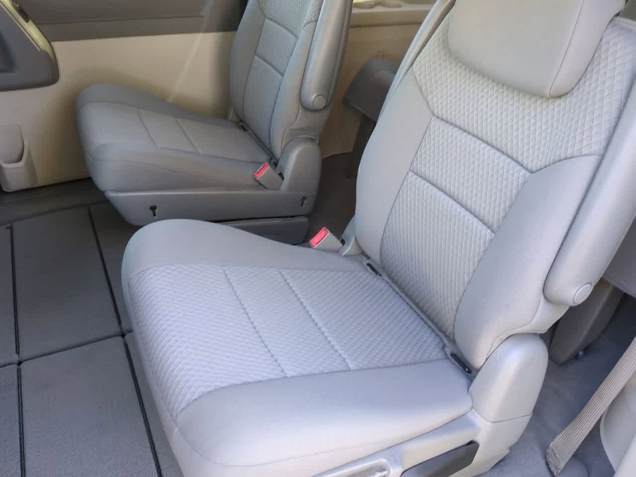 Thumbnail: 2010 Dodge Grand Caravan - 19