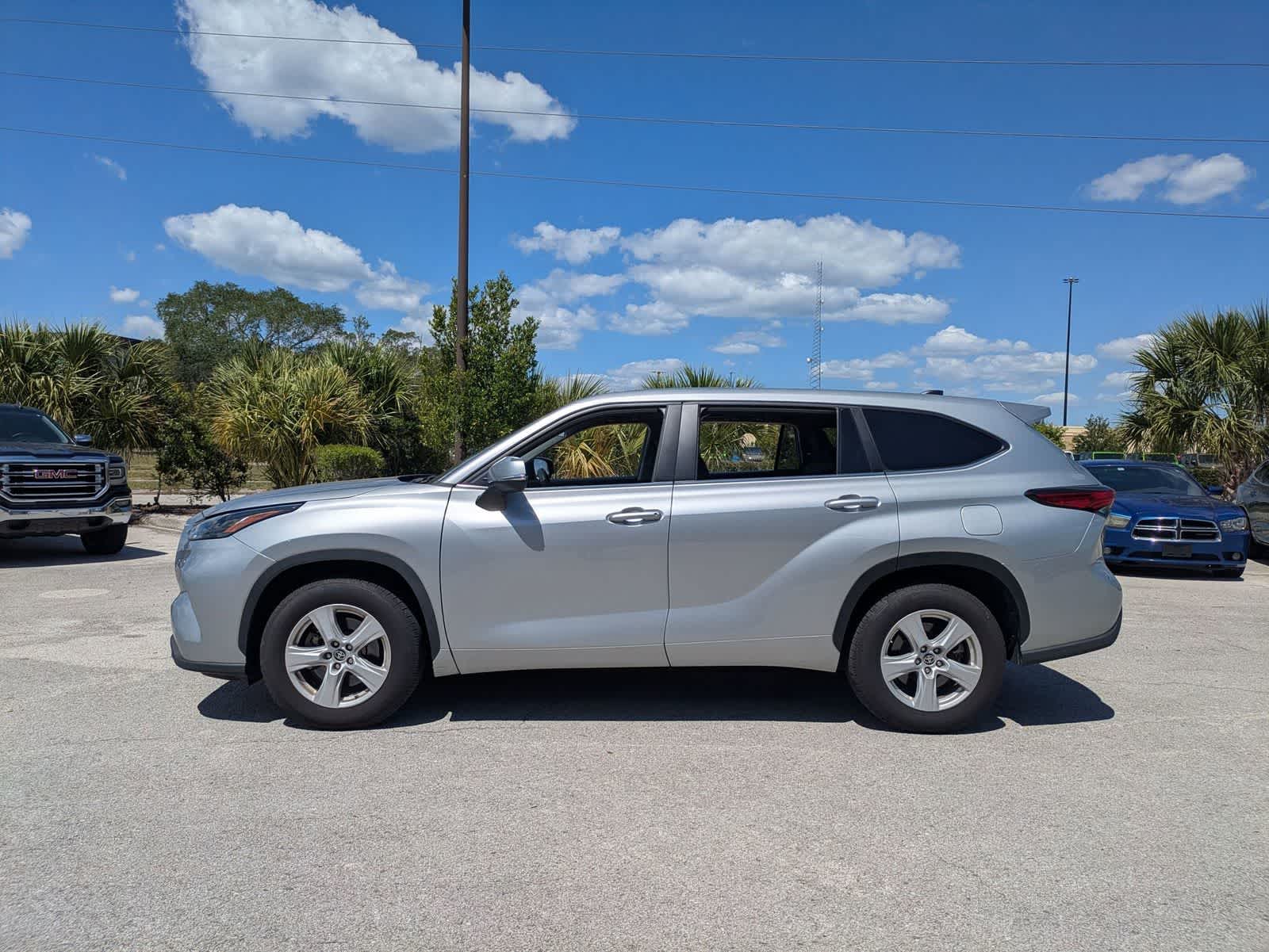 Thumbnail: 2023 Toyota Highlander - 7