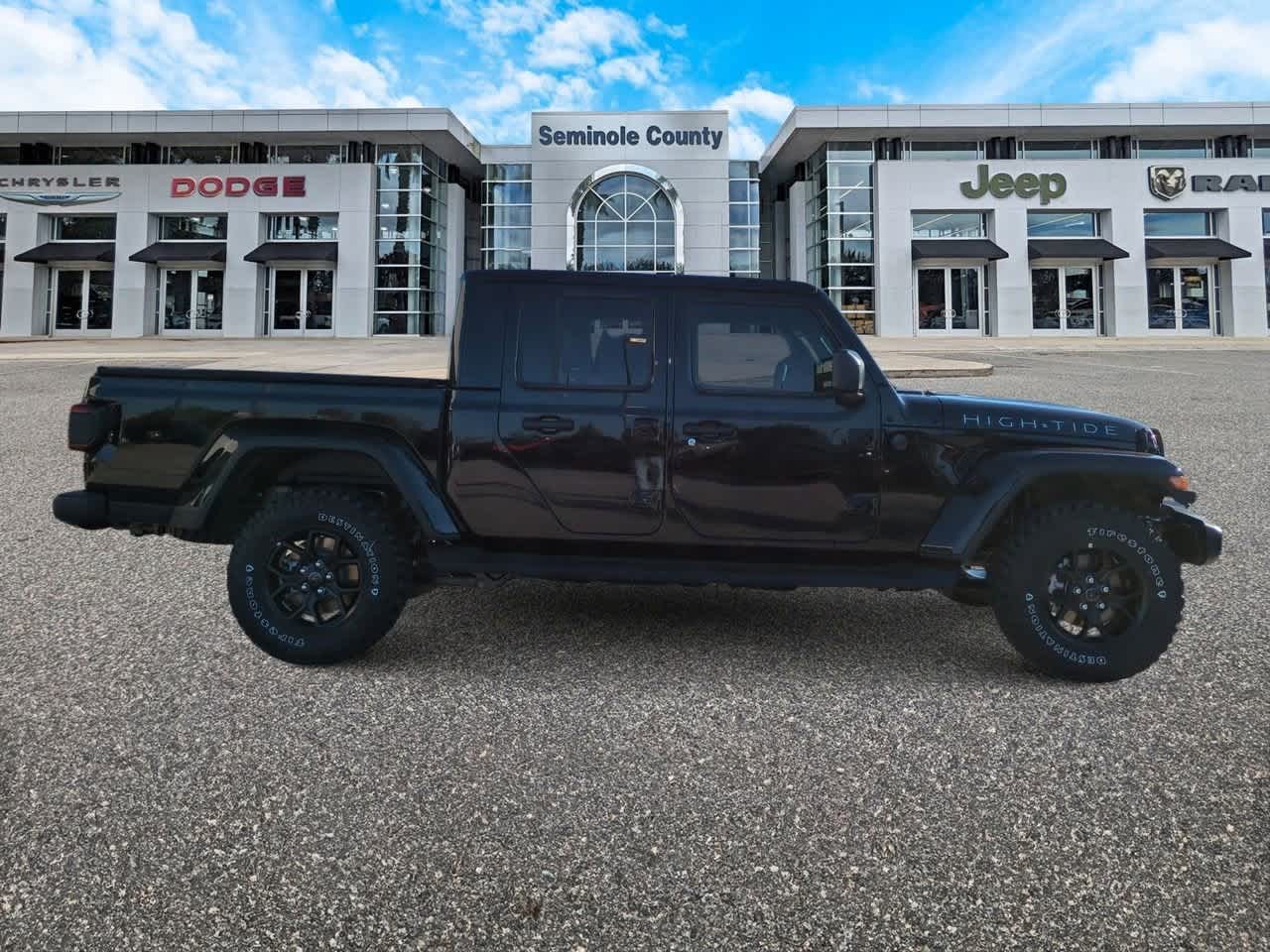 Thumbnail: 2025 Jeep Gladiator - 9