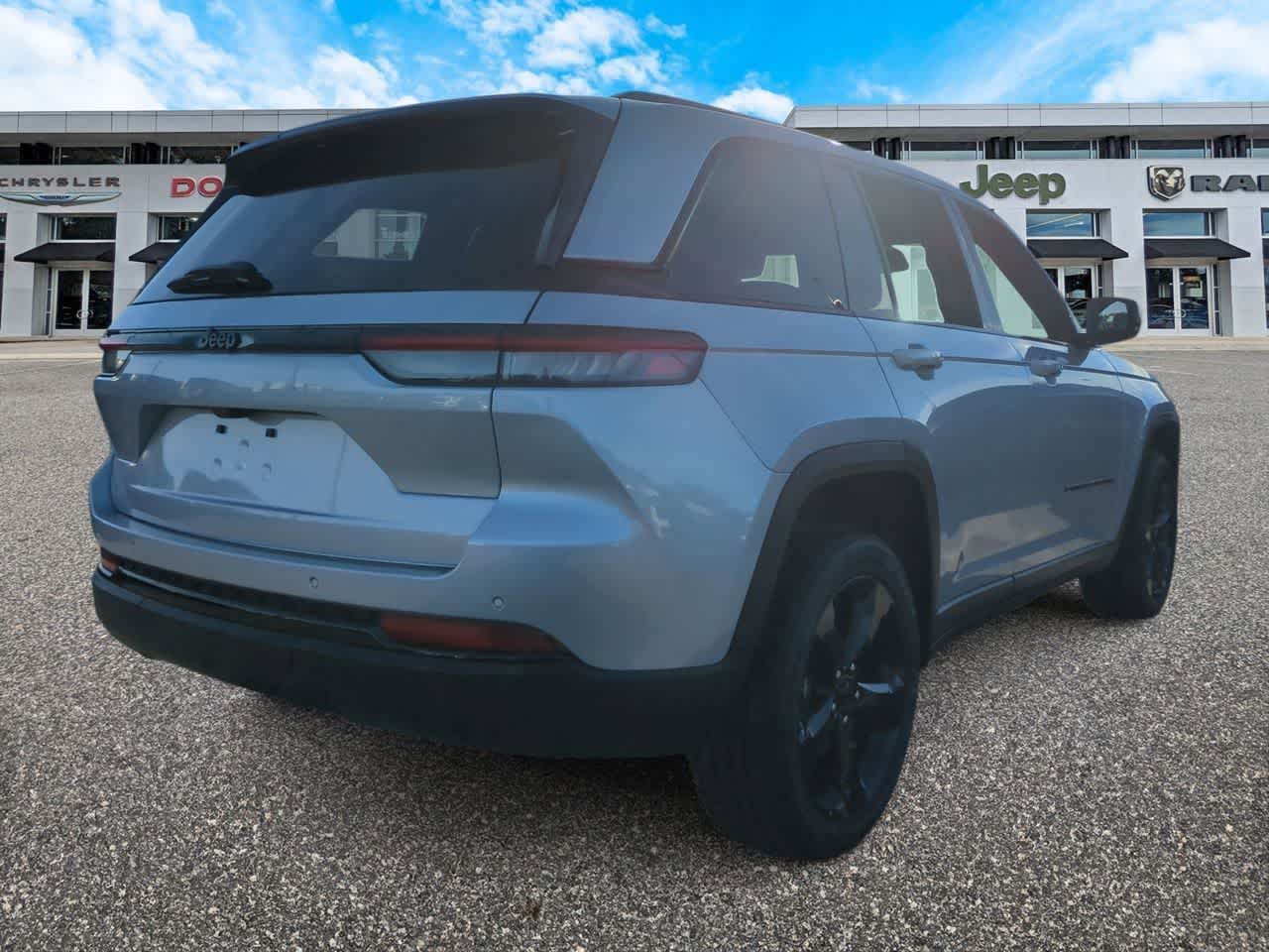 Thumbnail: 2025 Jeep Grand Cherokee - 8