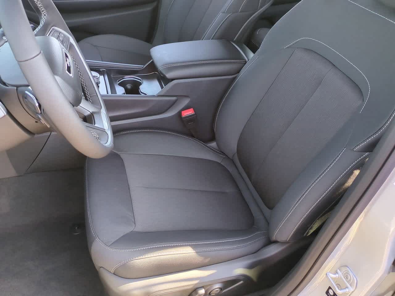 Thumbnail: 2025 Jeep Grand Cherokee - 17