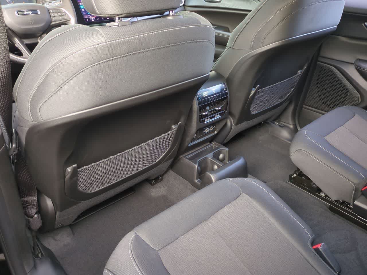 Thumbnail: 2025 Jeep Grand Cherokee L - 18