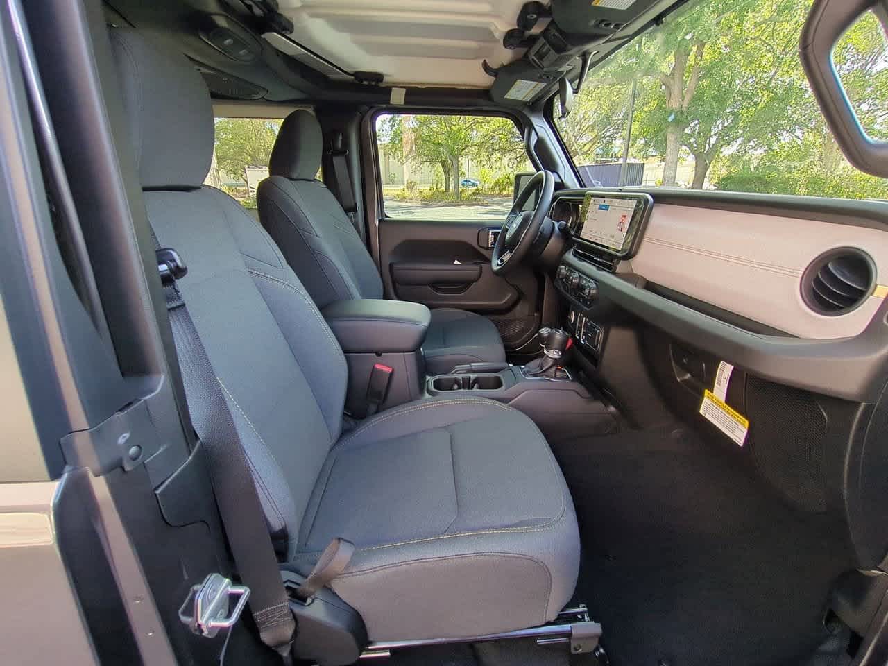 2025 Jeep Wrangler Sport 19