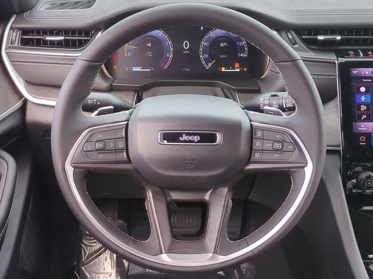 Thumbnail: 2025 Jeep Grand Cherokee L - 24