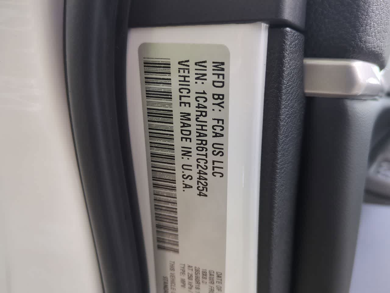 Thumbnail: 2026 Jeep Grand Cherokee - 38