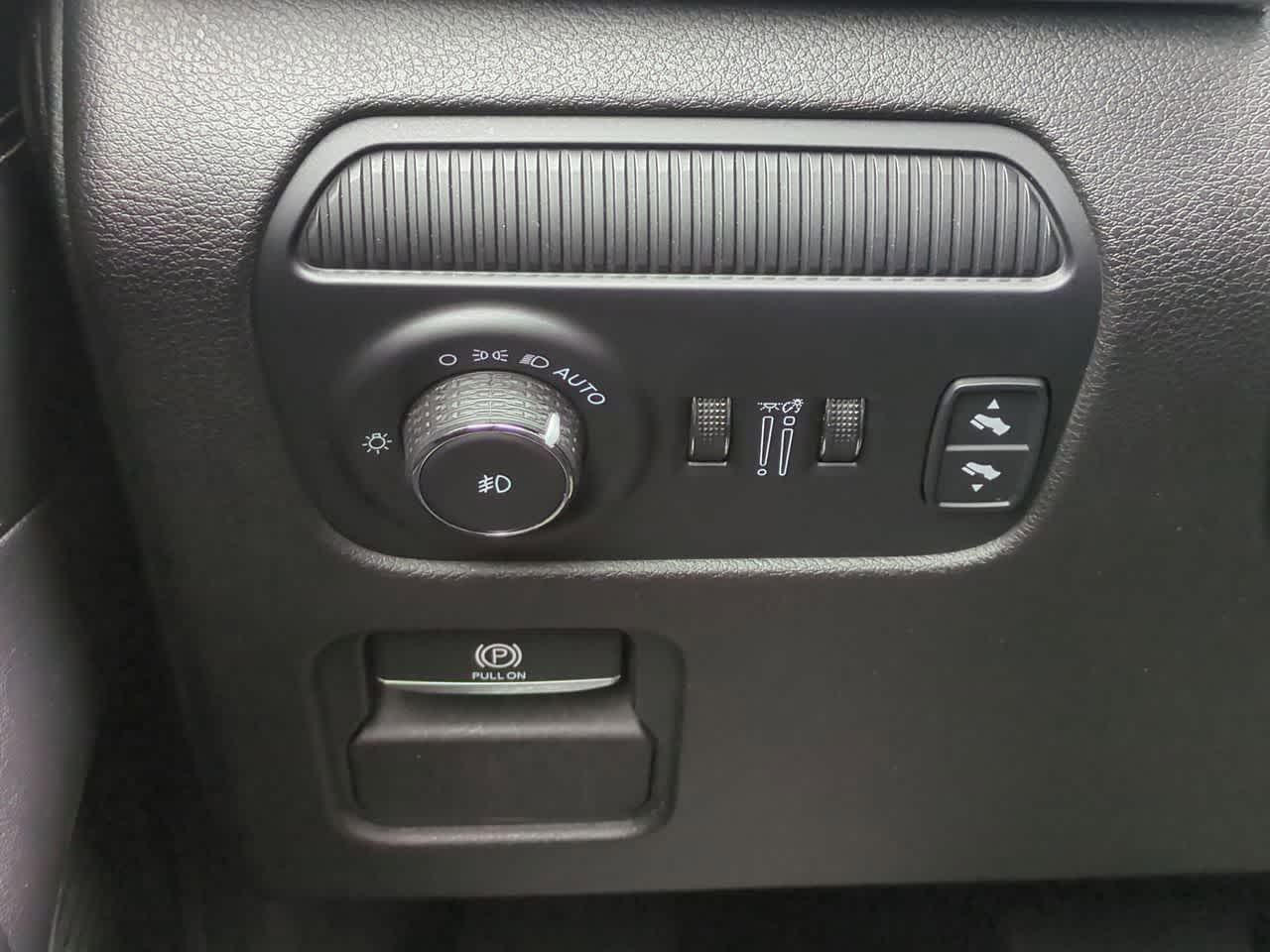 Thumbnail: 2024 Jeep Wagoneer - 18