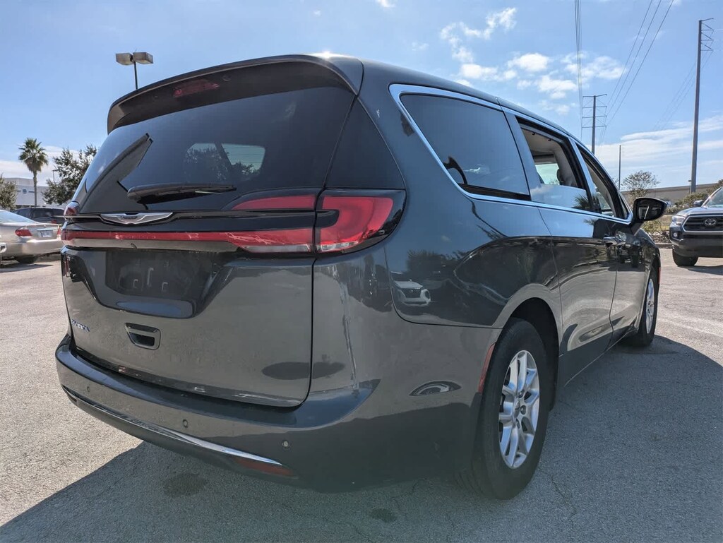 Used 2023 Chrysler Pacifica Touring L Van