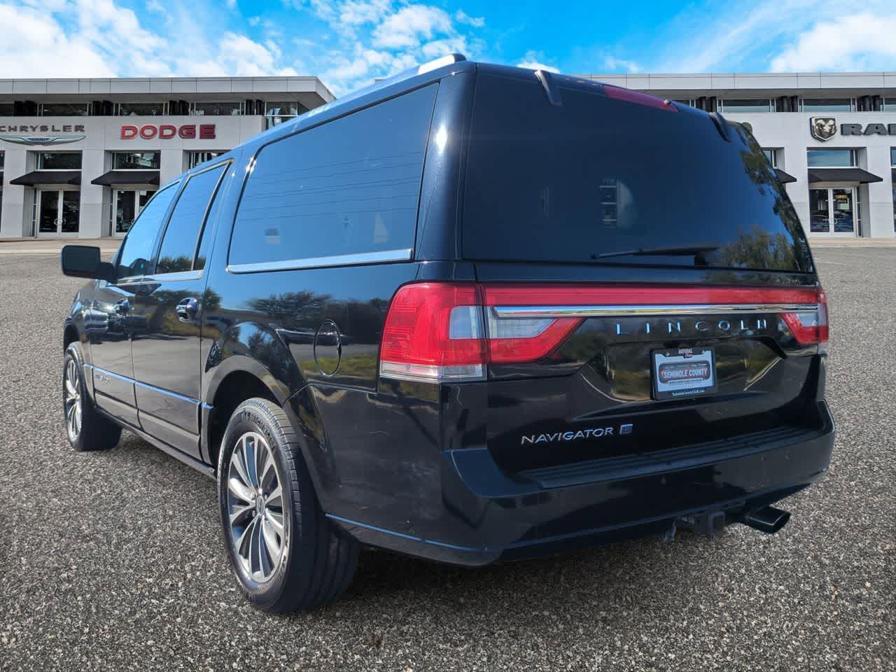 Thumbnail: 2017 Lincoln Navigator L - 6