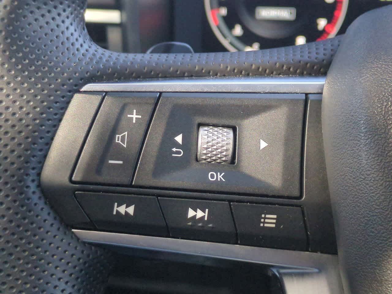 Thumbnail: 2024 Mitsubishi Outlander - 24