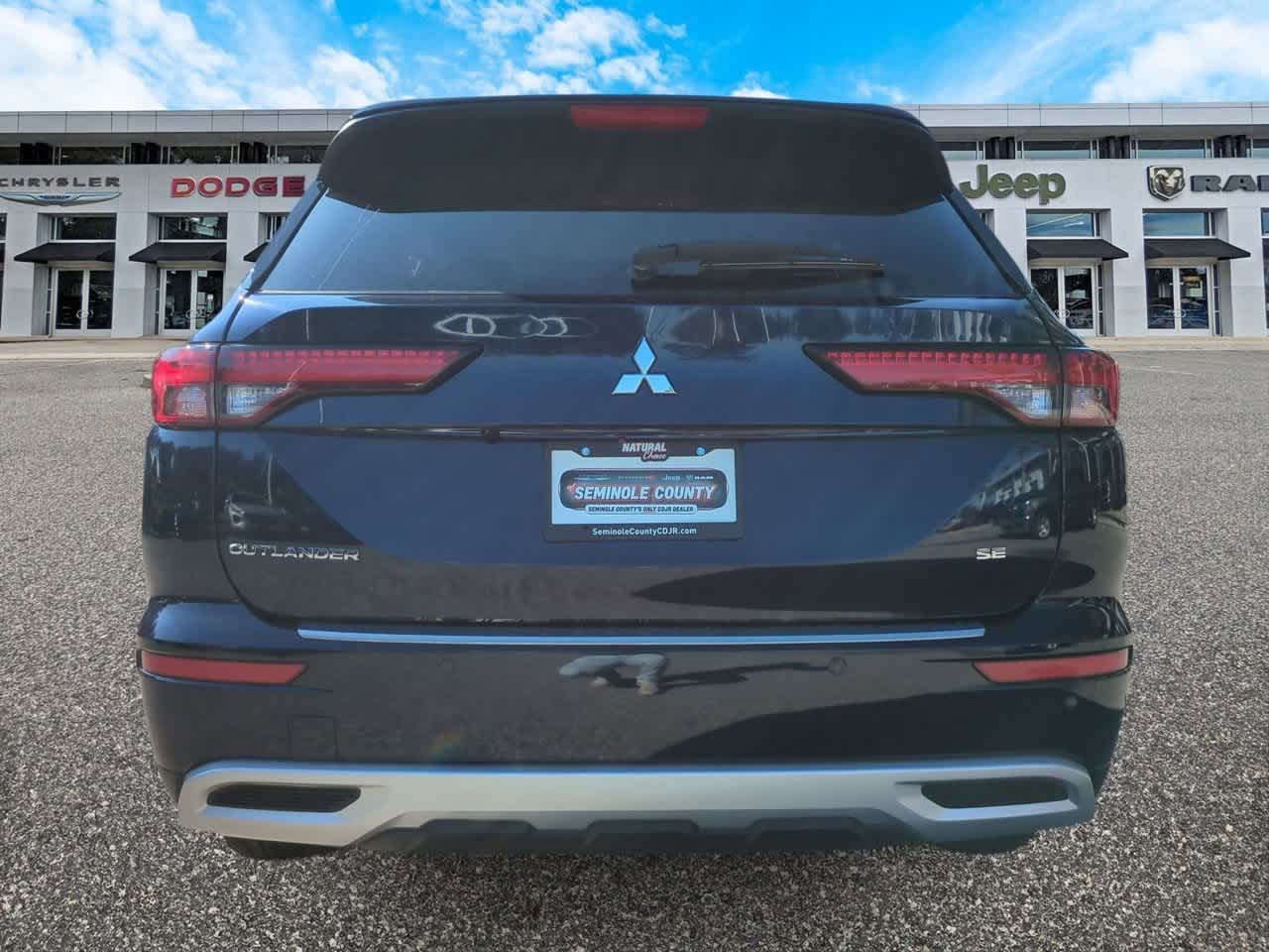 Thumbnail: 2024 Mitsubishi Outlander - 7