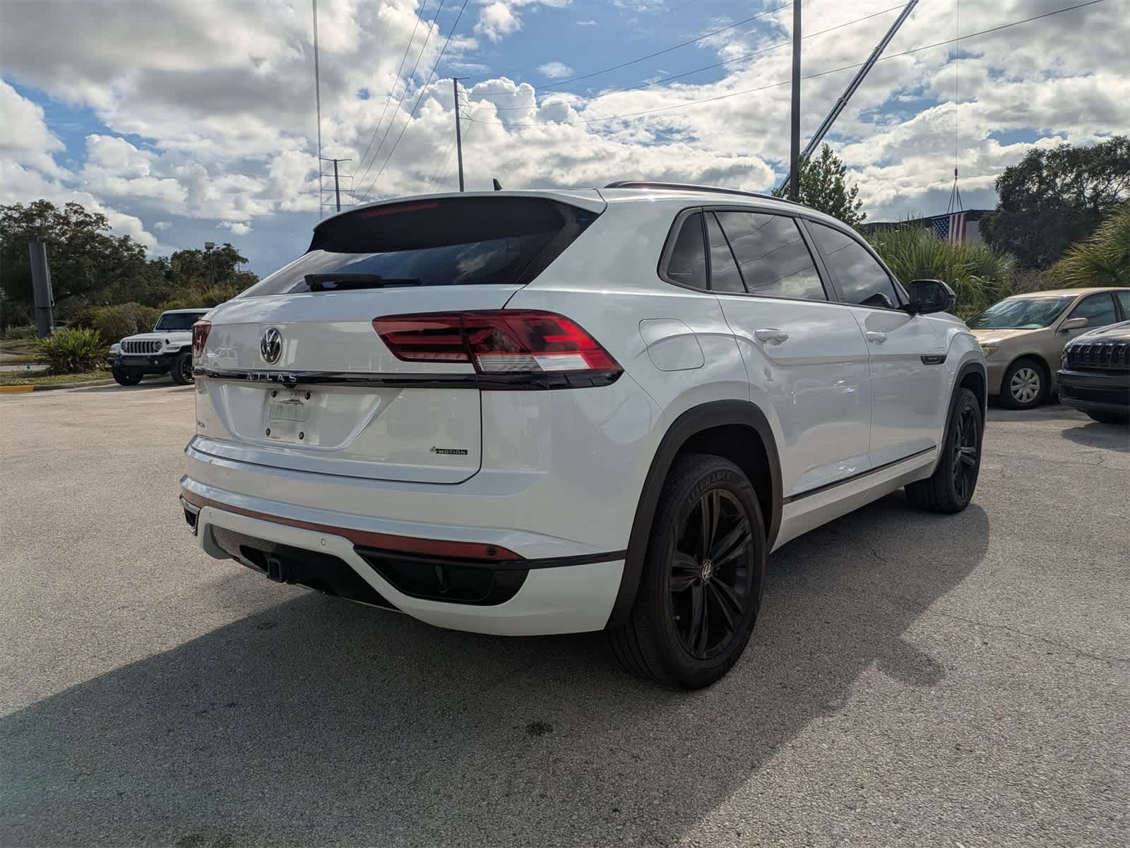 Thumbnail: 2023 Volkswagen Atlas - 4