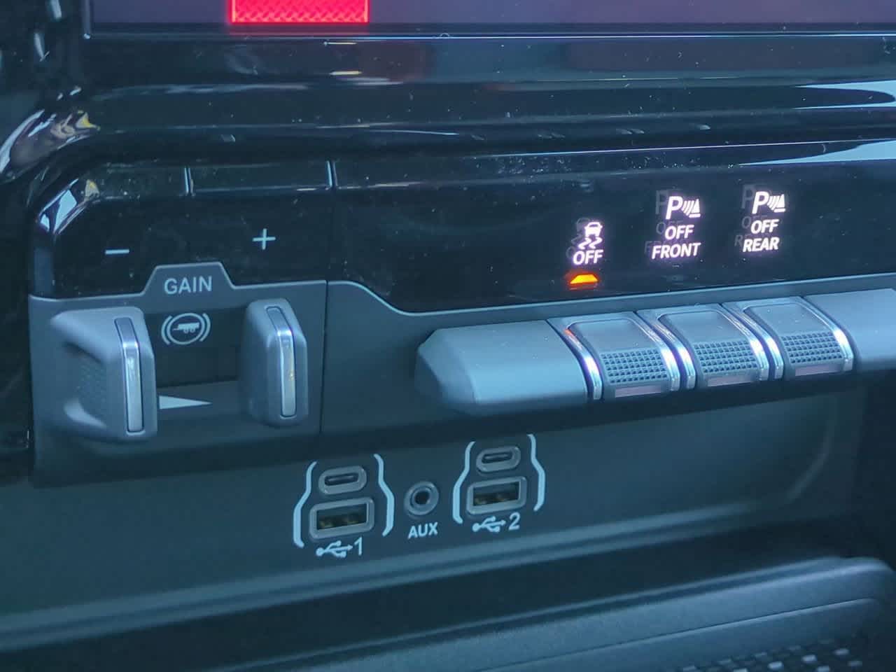 Thumbnail: 2026 RAM 1500 - 18