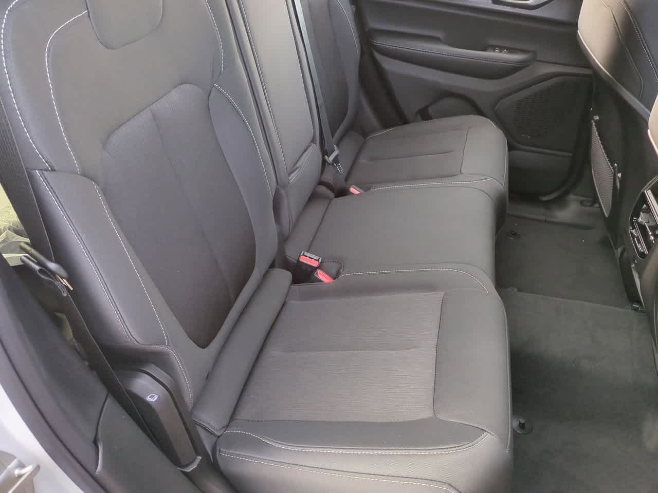 Thumbnail: 2025 Jeep Grand Cherokee - 21