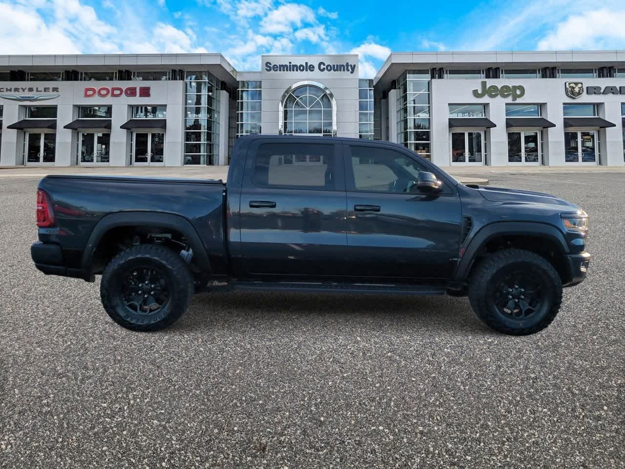 Thumbnail: 2025 RAM 1500 - 9