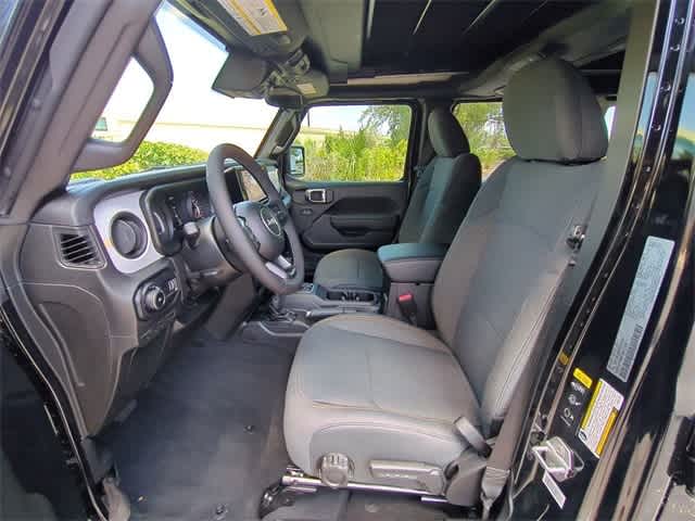 Thumbnail: 2025 Jeep Wrangler - 17