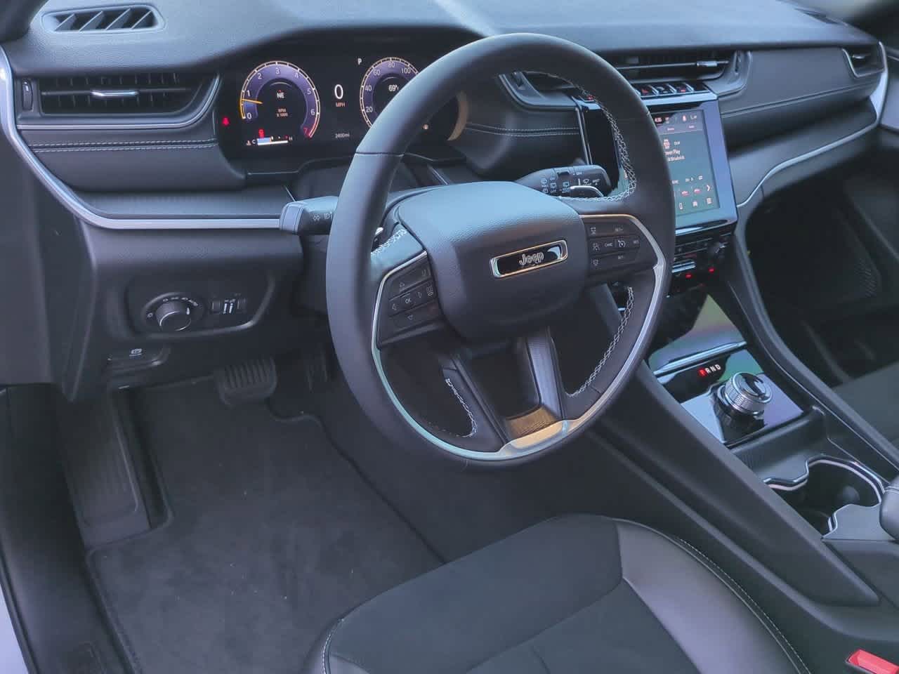 Thumbnail: 2025 Jeep Grand Cherokee - 10