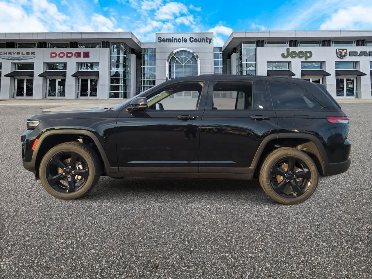 Thumbnail: 2025 Jeep Grand Cherokee - 5