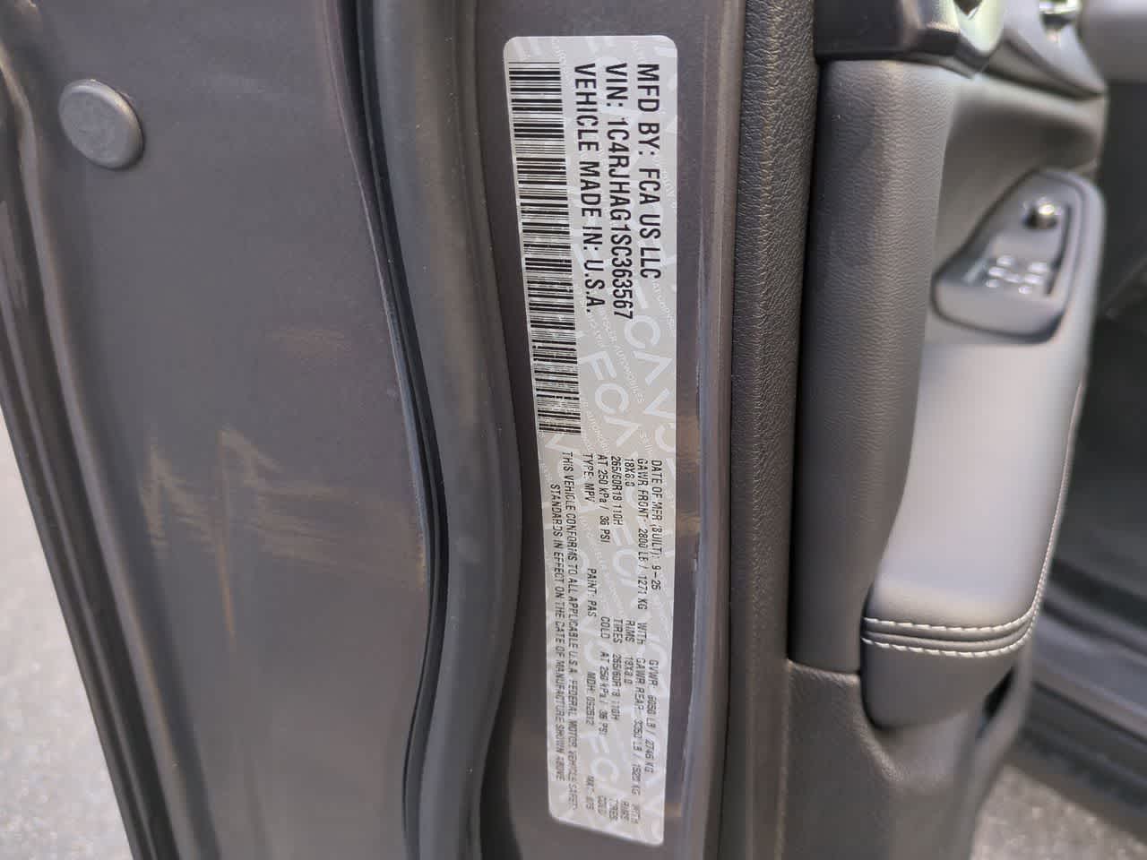 Thumbnail: 2025 Jeep Grand Cherokee - 37