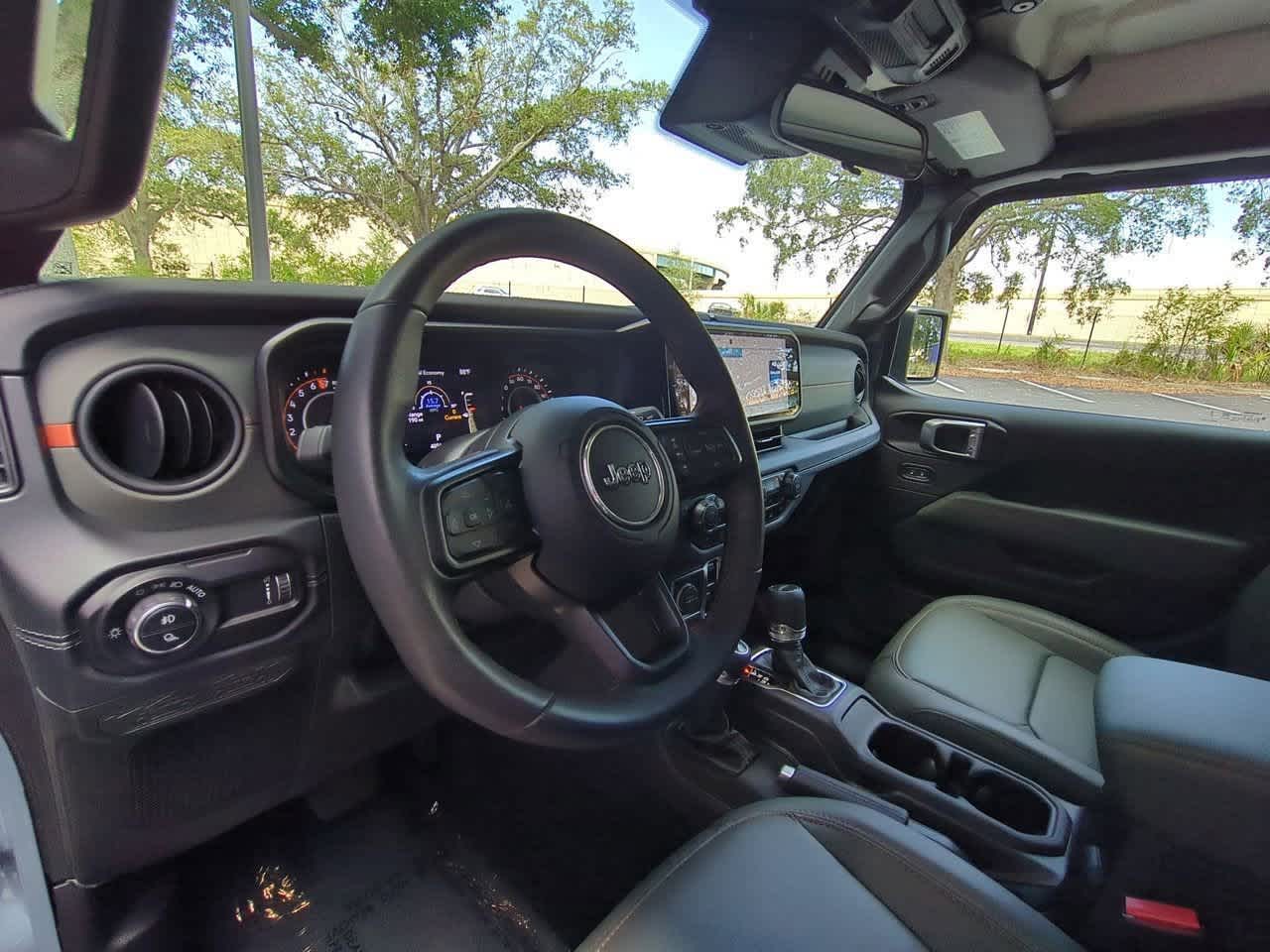 Thumbnail: 2024 Jeep Gladiator - 10
