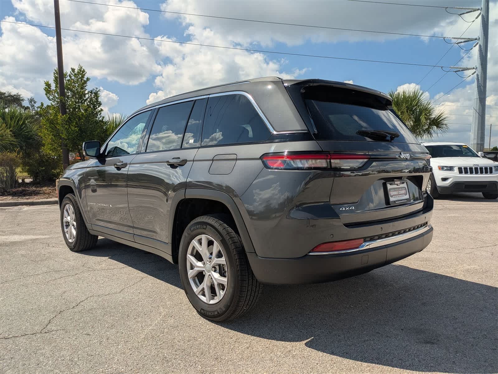 Thumbnail: 2022 Jeep Grand Cherokee - 6
