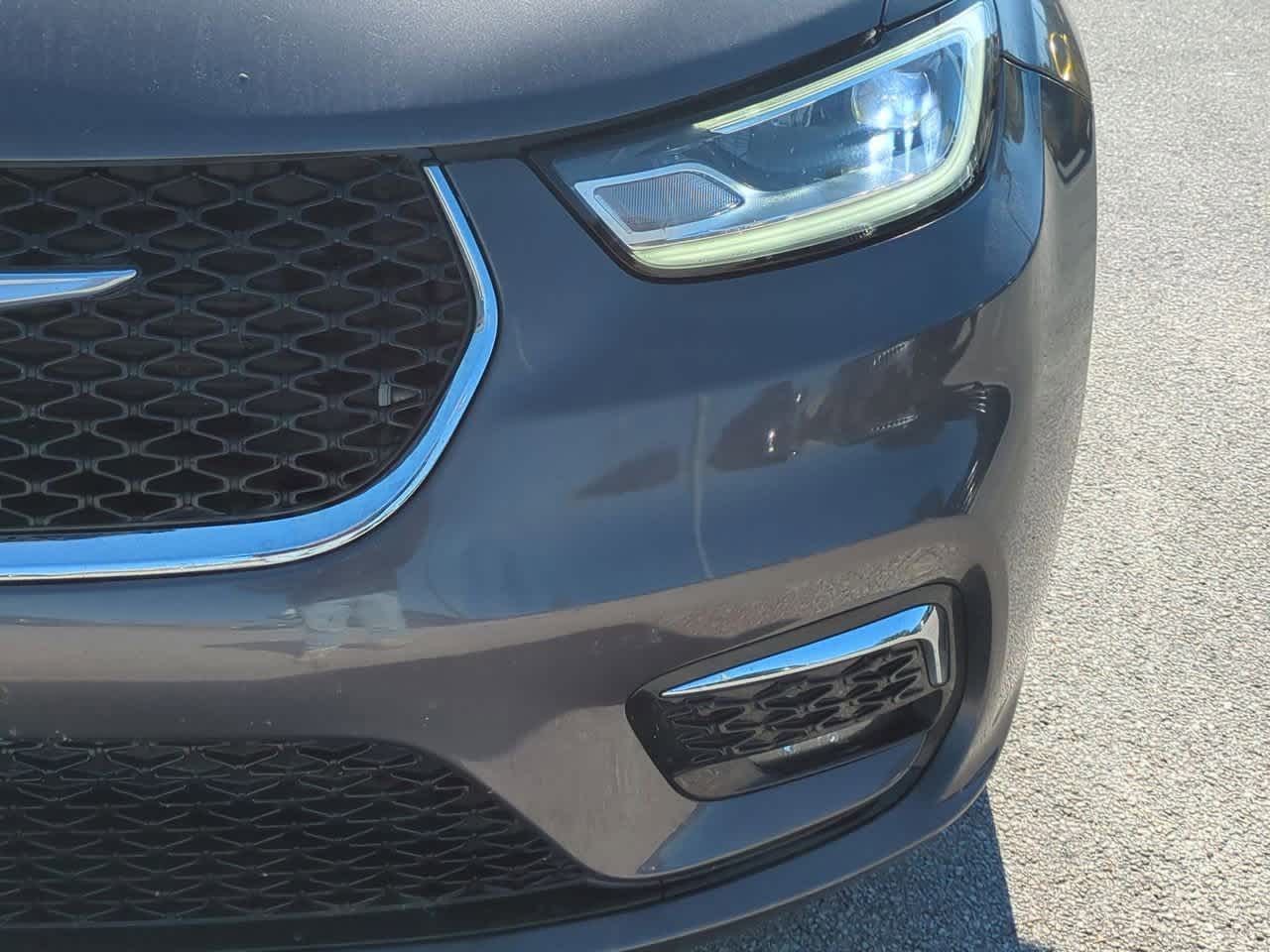 Thumbnail: 2023 Chrysler Pacifica - 11