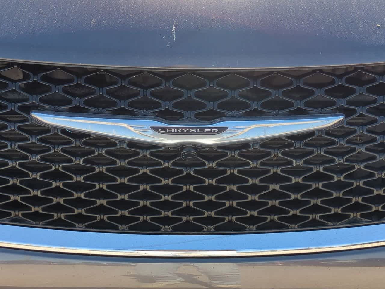 Thumbnail: 2023 Chrysler Pacifica - 12