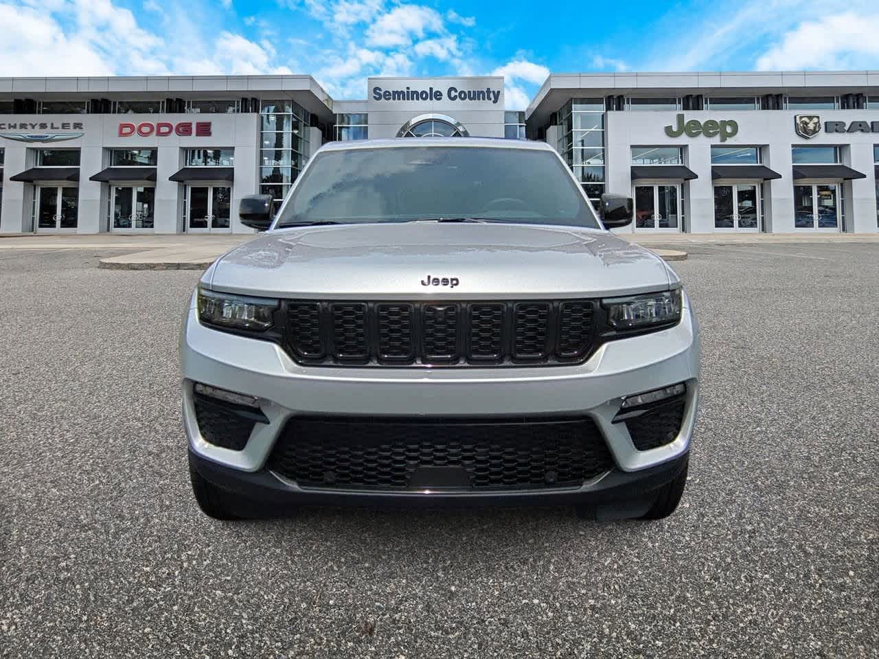 Thumbnail: 2025 Jeep Grand Cherokee - 3