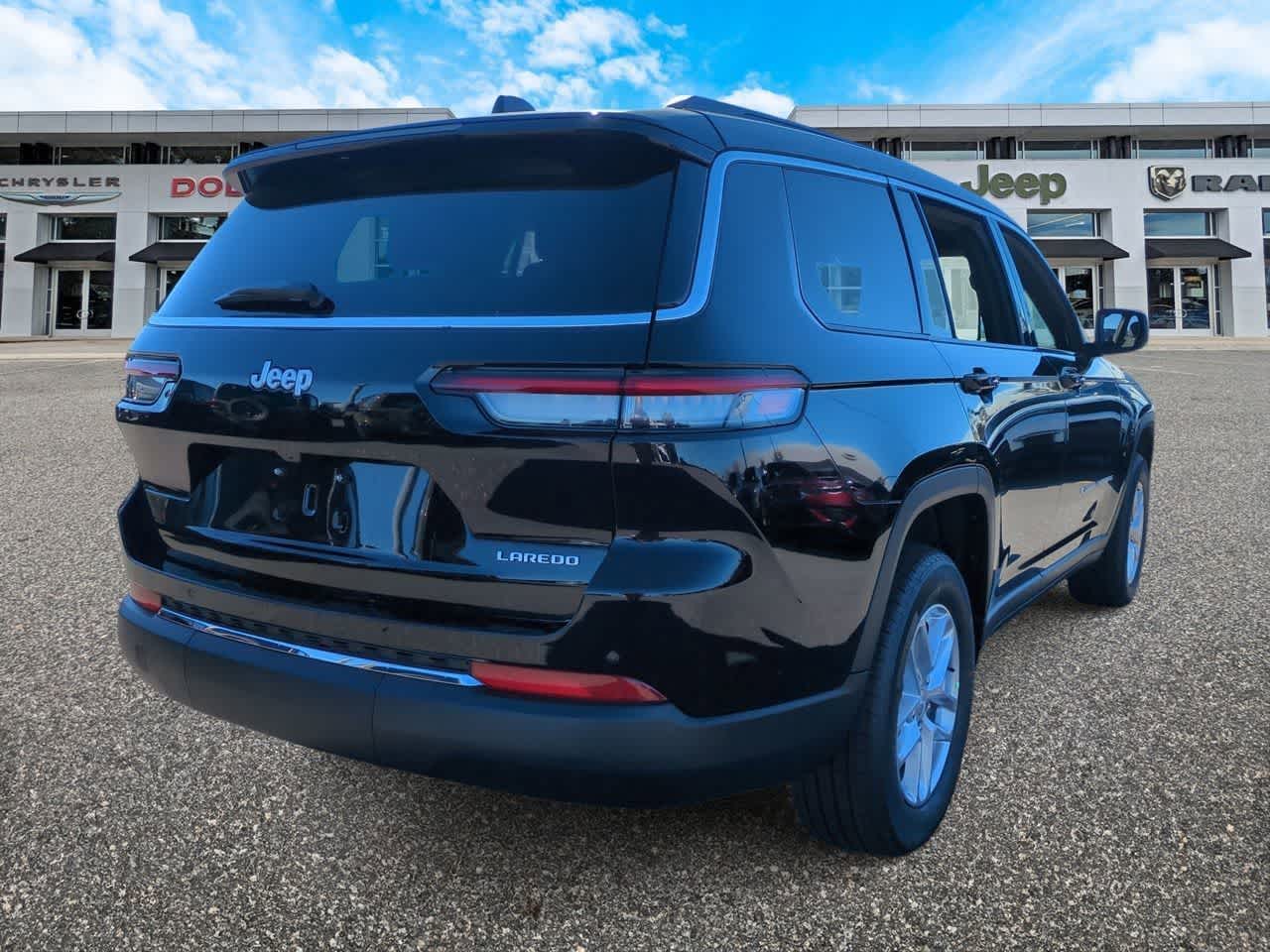 Thumbnail: 2025 Jeep Grand Cherokee L - 8