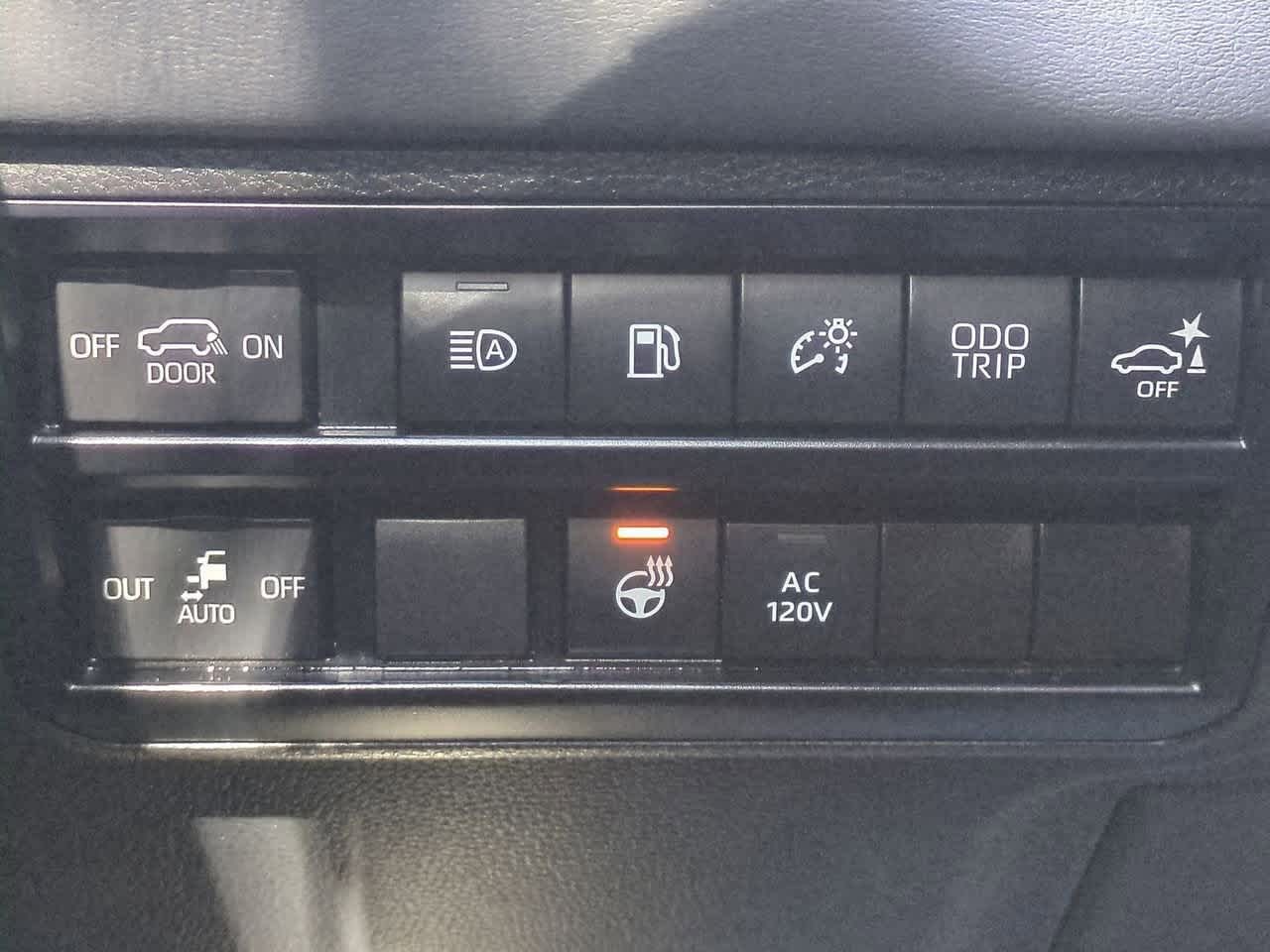 Thumbnail: 2023 Toyota Sequoia - 18