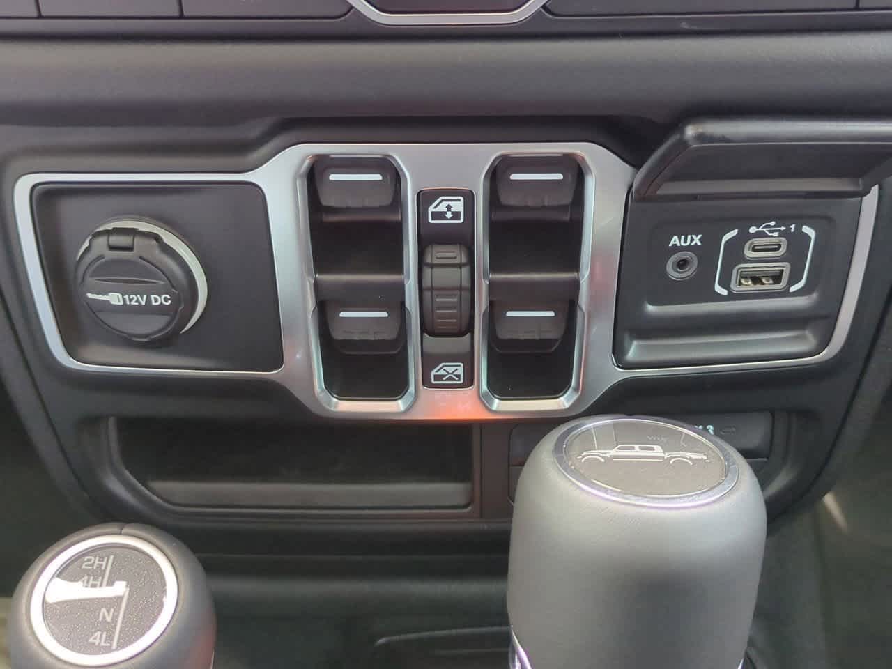 Thumbnail: 2025 Jeep Gladiator - 31