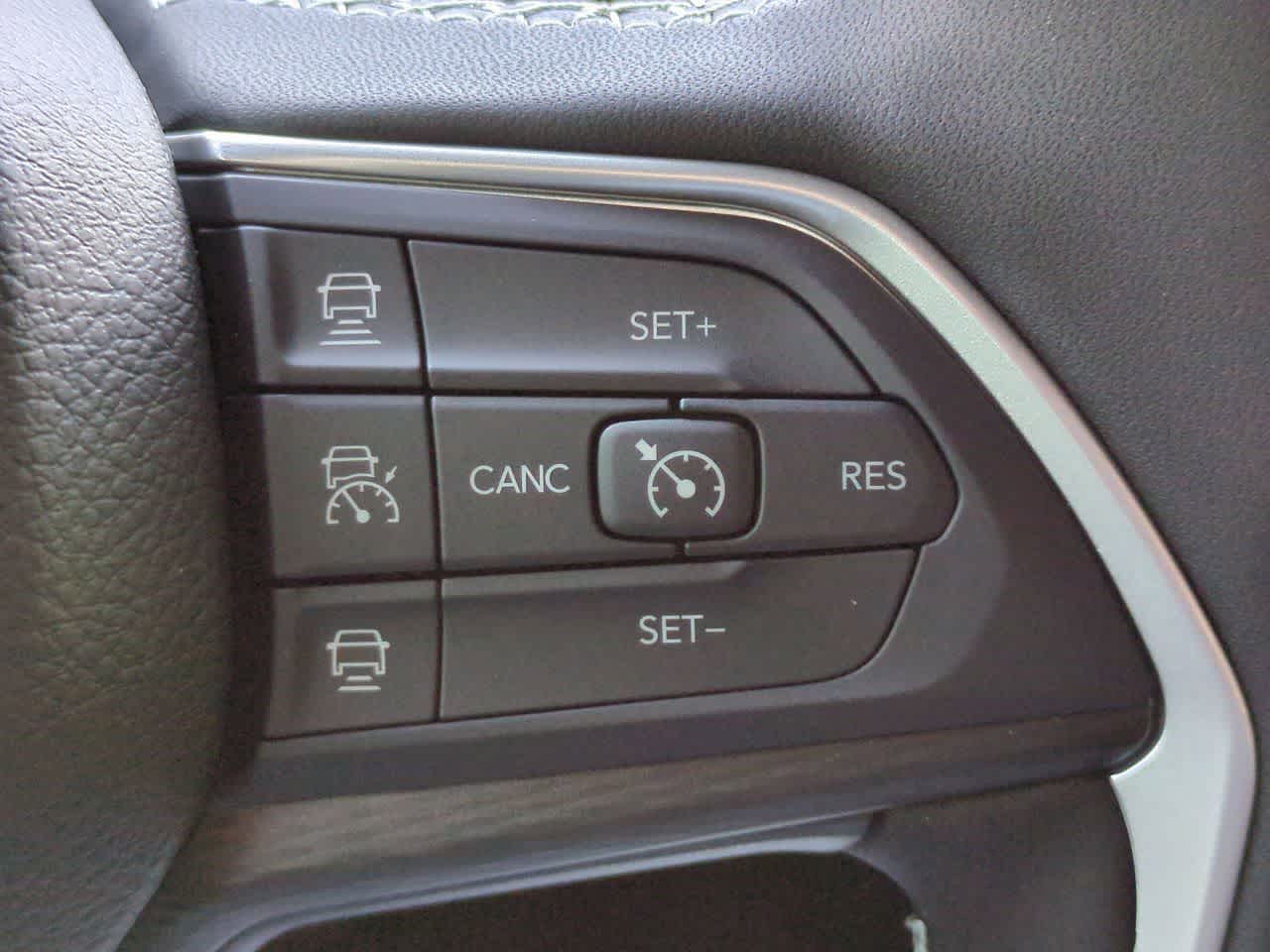 Thumbnail: 2025 Jeep Grand Cherokee - 26