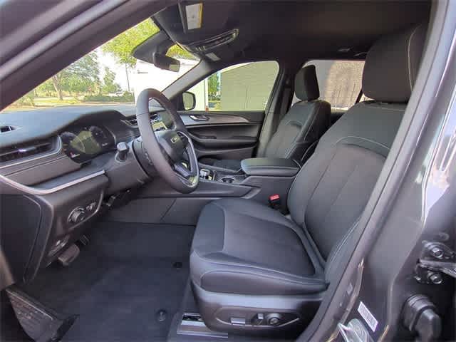 Thumbnail: 2025 Jeep Grand Cherokee - 17