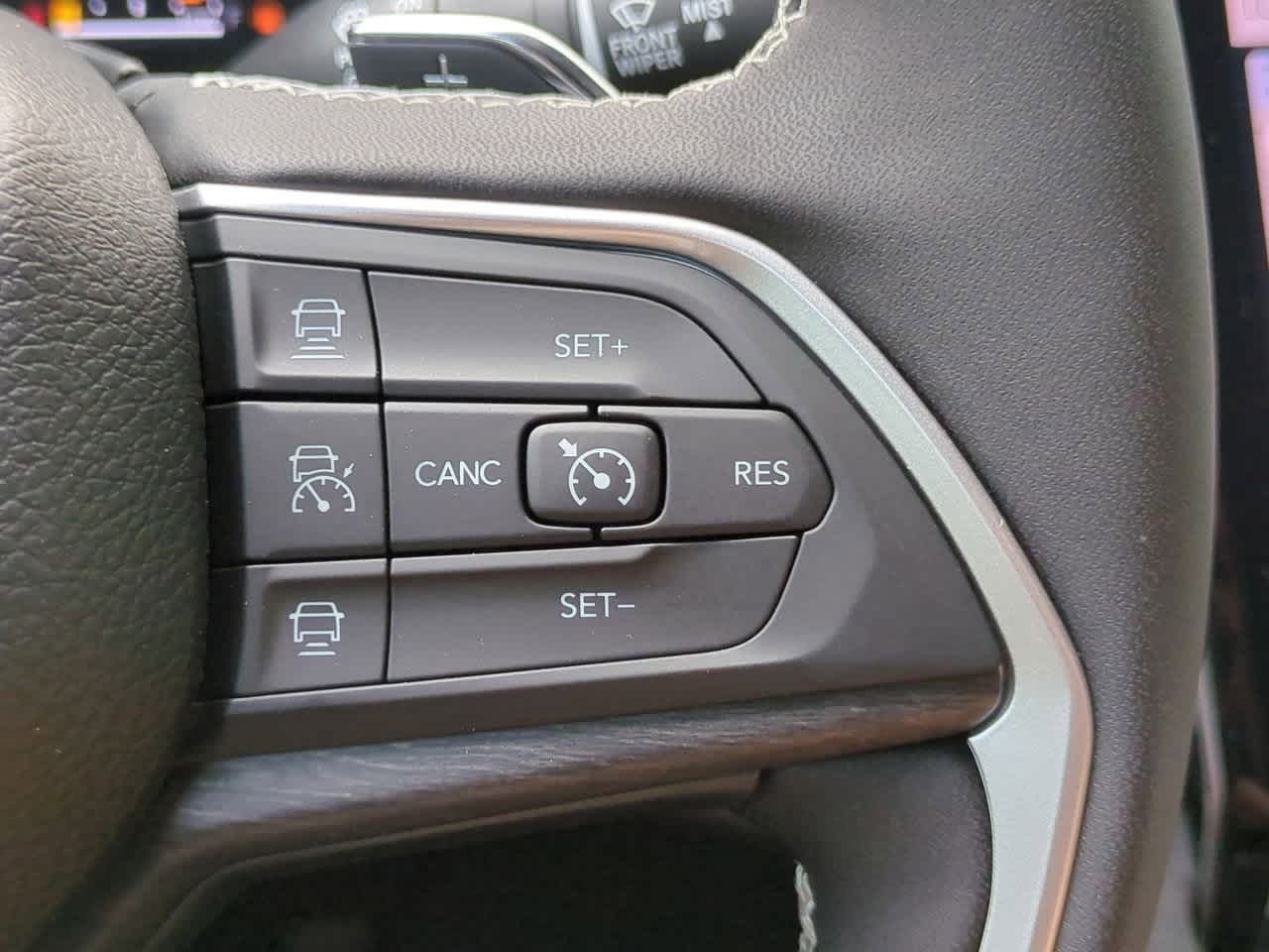 Thumbnail: 2025 Jeep Grand Cherokee - 25