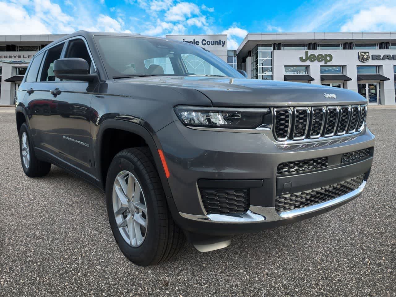 Thumbnail: 2025 Jeep Grand Cherokee L - 2