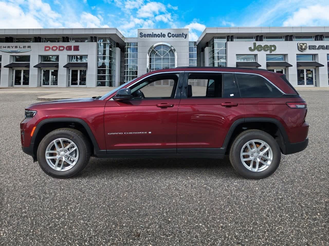 Thumbnail: 2025 Jeep Grand Cherokee - 5