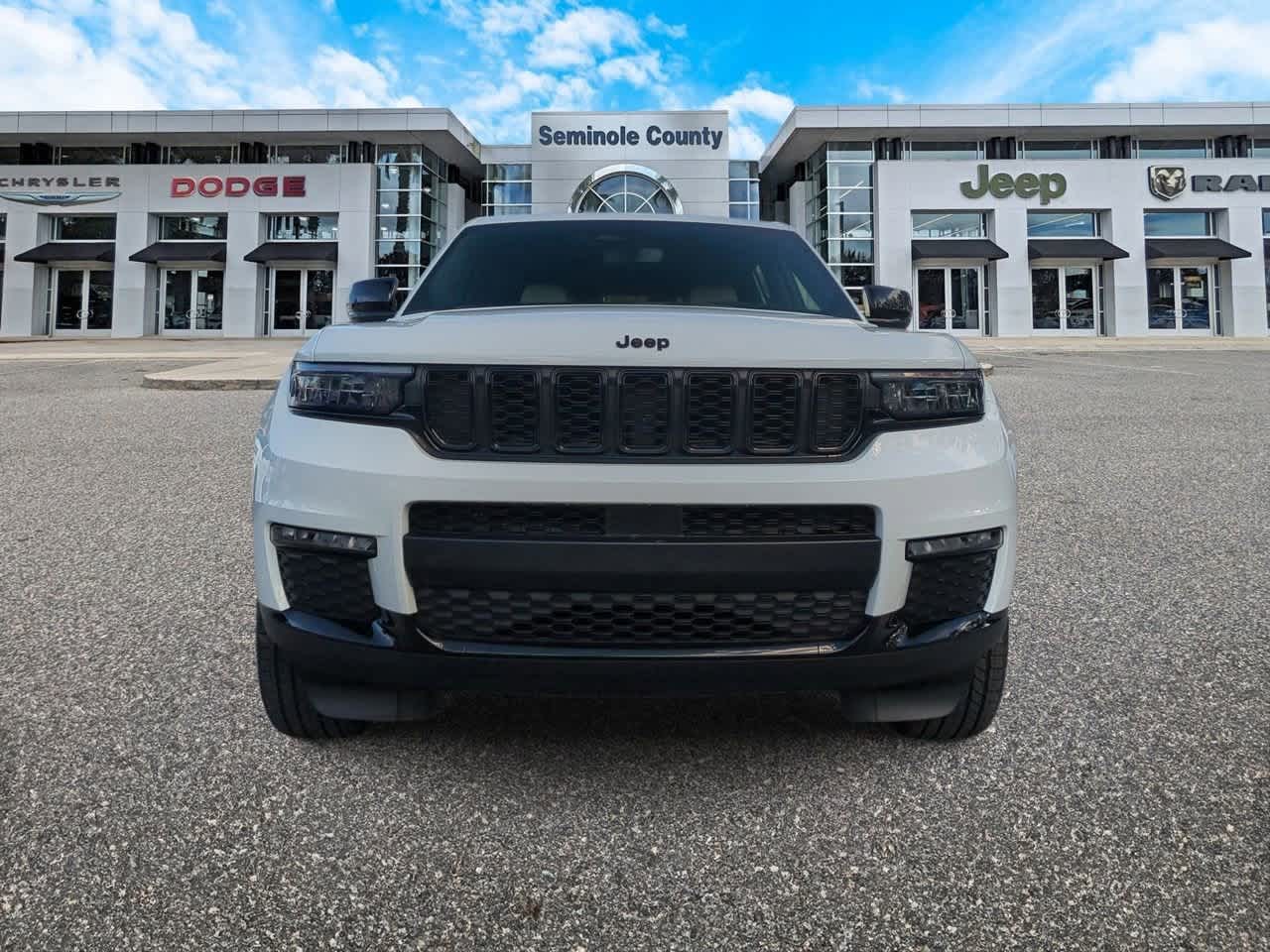 Thumbnail: 2023 Jeep Grand Cherokee L - 3