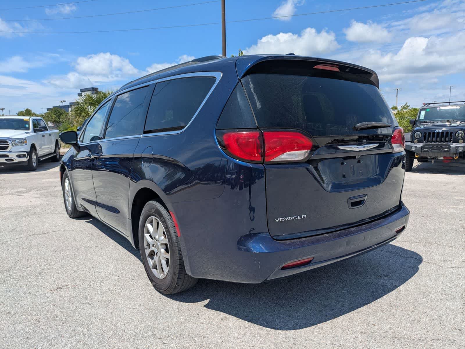 Thumbnail: 2020 Chrysler Voyager - 4