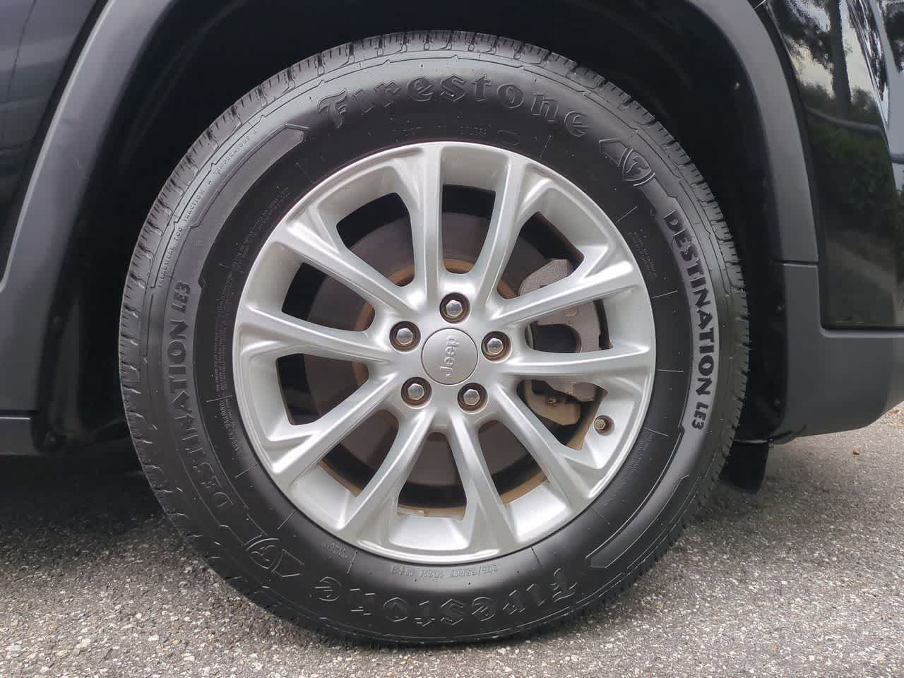 Thumbnail: 2020 Jeep Cherokee - 14