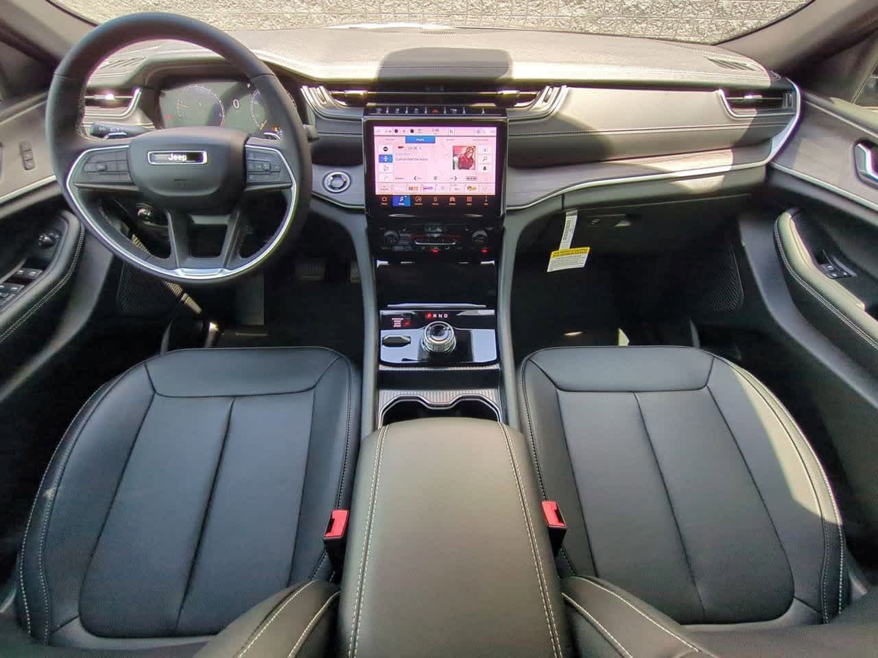 Thumbnail: 2025 Jeep Grand Cherokee - 16