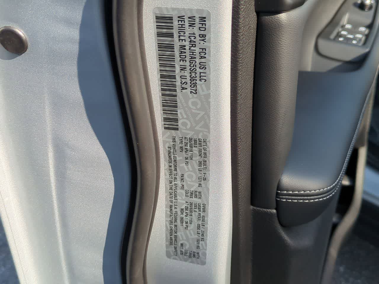 Thumbnail: 2025 Jeep Grand Cherokee - 37