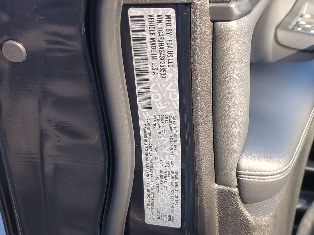 Thumbnail: 2025 Jeep Grand Cherokee - 36