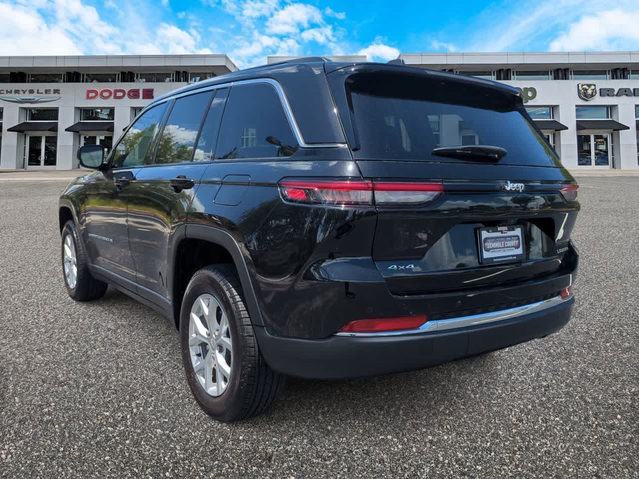 Thumbnail: 2024 Jeep Grand Cherokee - 6