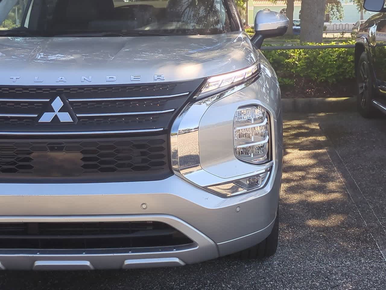 Thumbnail: 2024 Mitsubishi Outlander - 11