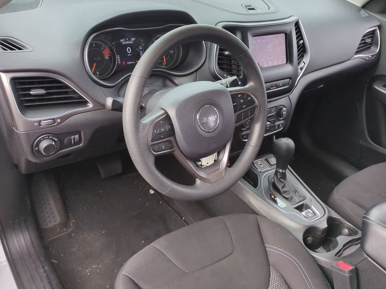 Thumbnail: 2021 Jeep Cherokee - 10